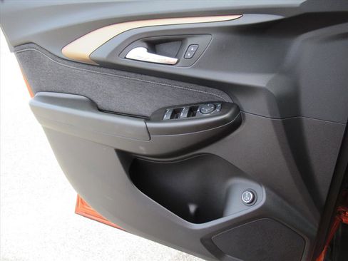 Used 2023 Chevrolet TrailBlazer ACTIV w/ Sun and Liftgate Package image 27