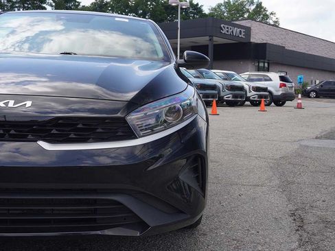 Used 2023 Kia Forte LXS FWD image 12