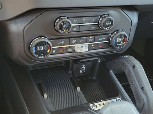 New 2026 Ford Bronco Badlands AWD/4WD image 31