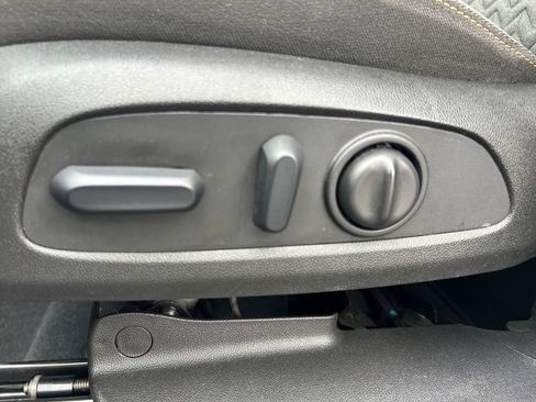 Used 2022 Chevrolet Equinox LT FWD image 26