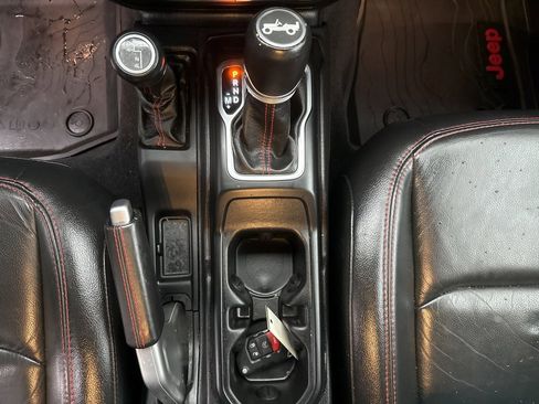 Used 2019 Jeep Wrangler Unlimited Rubicon image 36