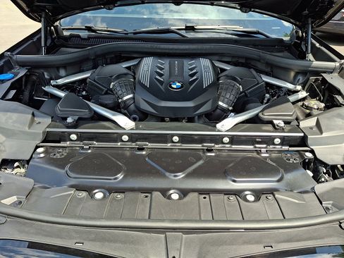Used 2022 BMW X6 M50i w/ Executive Package AWD/4WD image 28