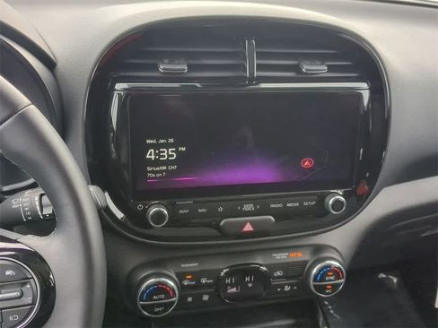 Used 2024 Kia Soul EX image 26