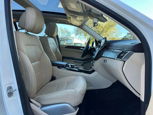 Used 2018 Mercedes-Benz GLS 550 4MATIC image 32