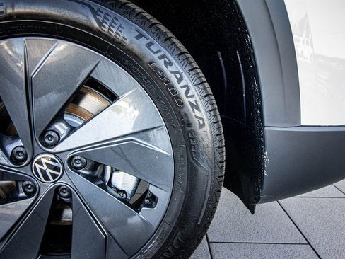 New 2026 Volkswagen Taos S FWD image 21