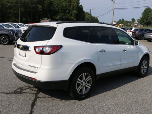 Used 2016 Chevrolet Traverse LT FWD image 8