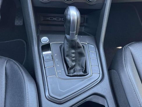 Used 2018 Volkswagen Tiguan SE FWD image 6