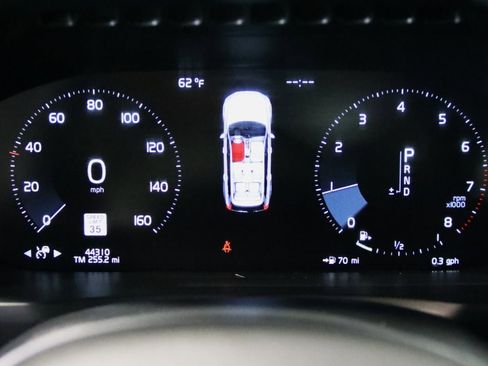 Used 2022 Volvo XC90 T6 Momentum w/ Advanced Package image 35