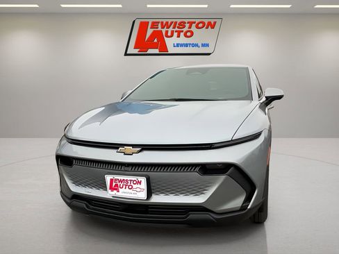 New 2026 Chevrolet Equinox EV LT image 3