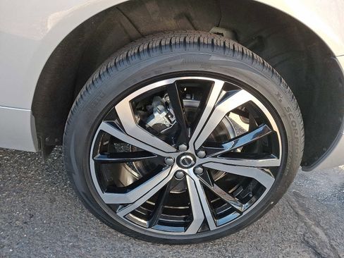 Used 2024 Volvo XC60 T8 Ultimate w/ Protection Package Premier image 7