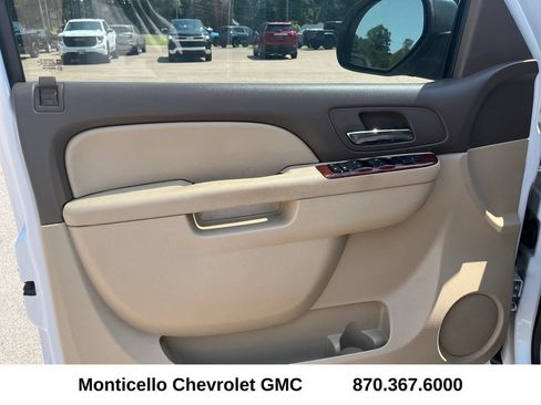 Used 2011 Chevrolet Tahoe LS w/ Convenience Package RWD image 10