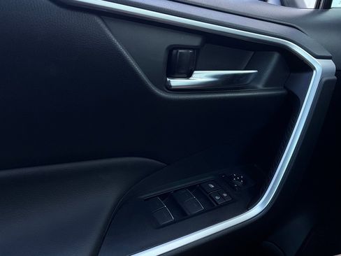 Used 2025 Toyota RAV4 XLE image 21