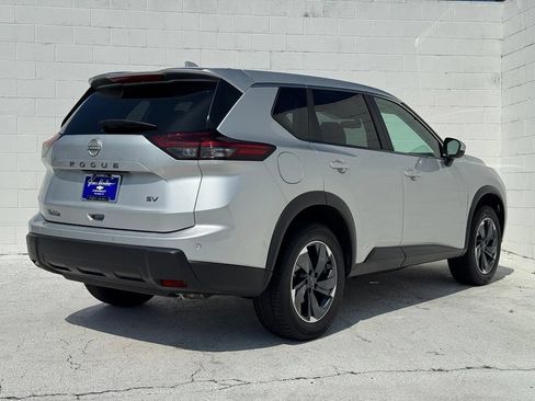 Used 2024 Nissan Rogue SV FWD image 13