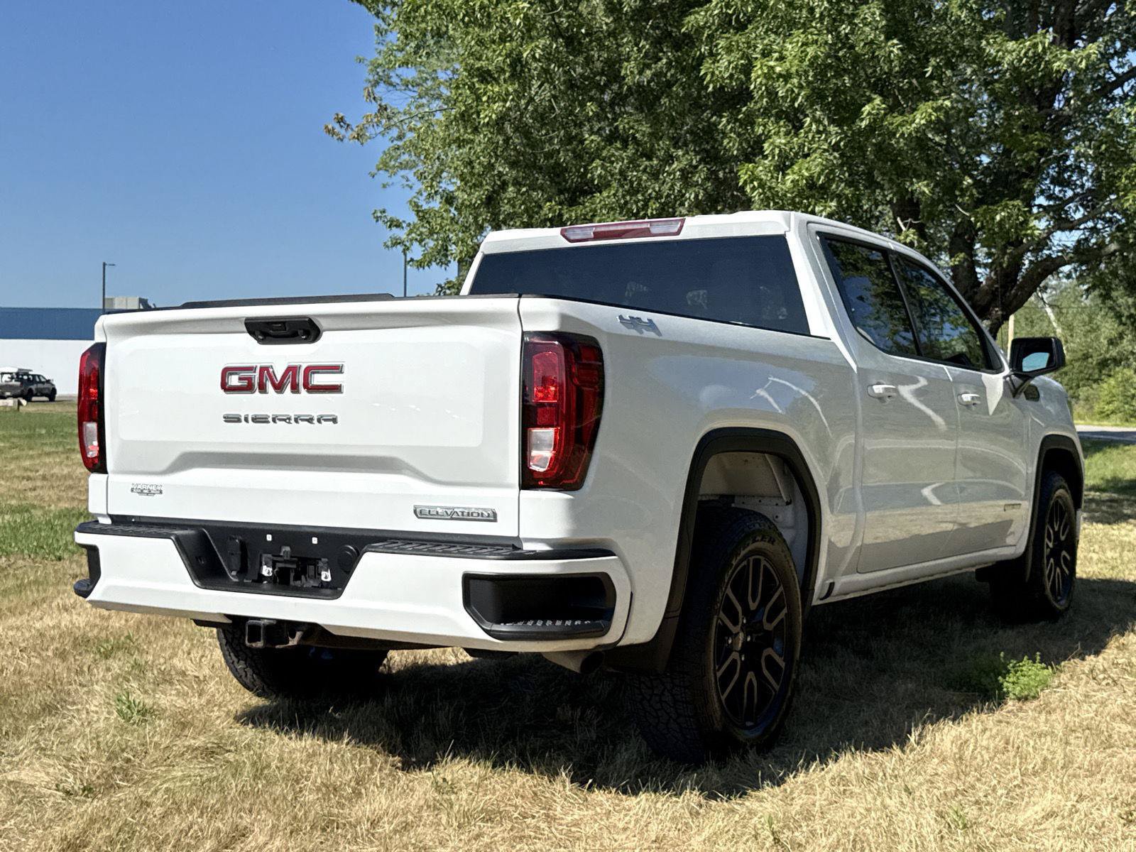 Used 2023 GMC Sierra 1500 Elevation AWD/4WD image 7