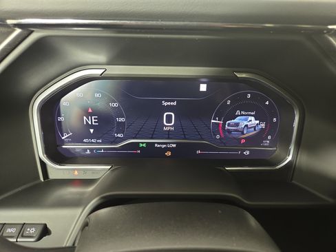 Certified 2023 GMC Sierra 1500 AT4 w/ Technology Package AWD/4WD image 17
