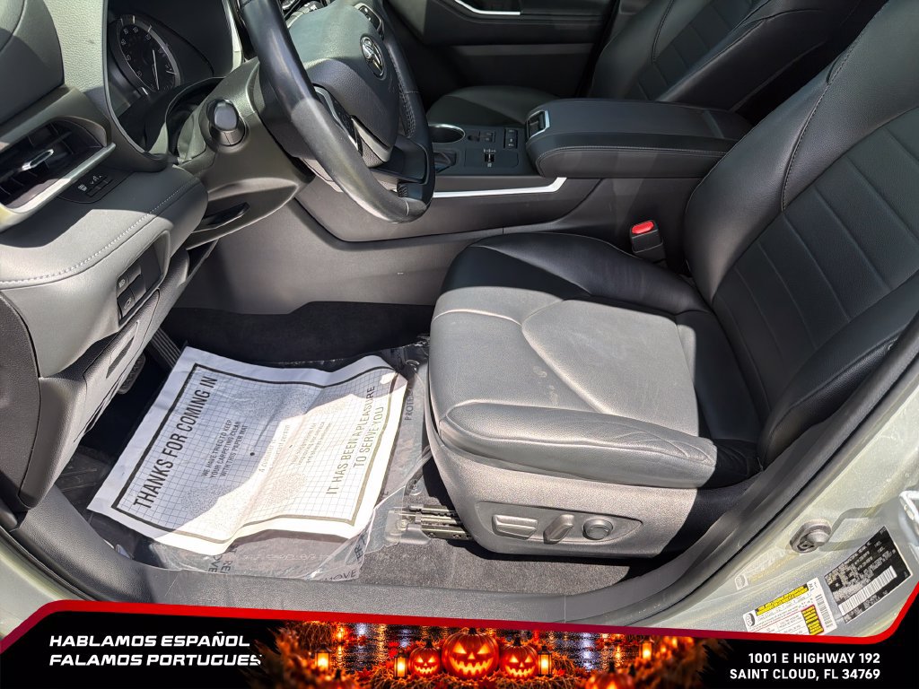 Used 2022 Toyota Highlander XLE FWD image 15