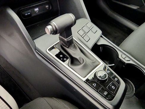 Used 2025 Kia Sportage LX FWD image 15