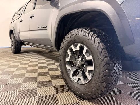 Used 2022 Toyota Tacoma TRD Off-Road AWD/4WD image 2