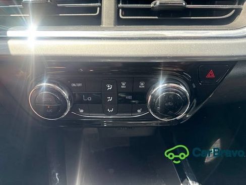 Used 2024 Chevrolet Trax LT w/ Driver Confidence Package FWD image 13
