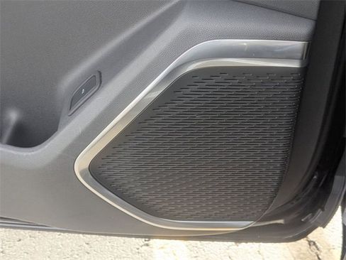 Used 2024 GMC Acadia Denali w/ Super Cruise Package image 29