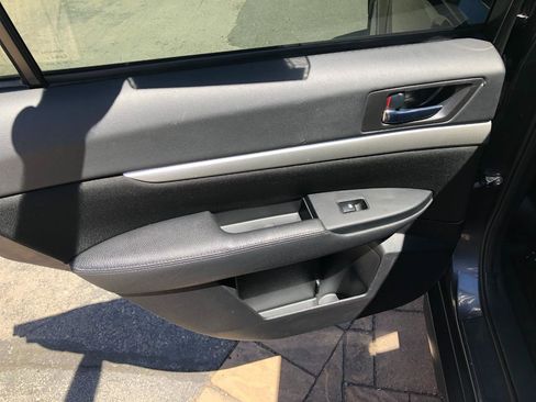 Used 2013 Subaru Outback 2.5i Premium AWD/4WD image 24