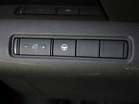 Used 2022 Nissan Pathfinder SV FWD image 37