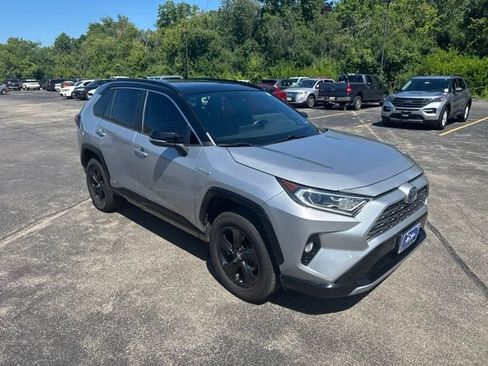 Used 2019 Toyota RAV4 XSE AWD/4WD image 3