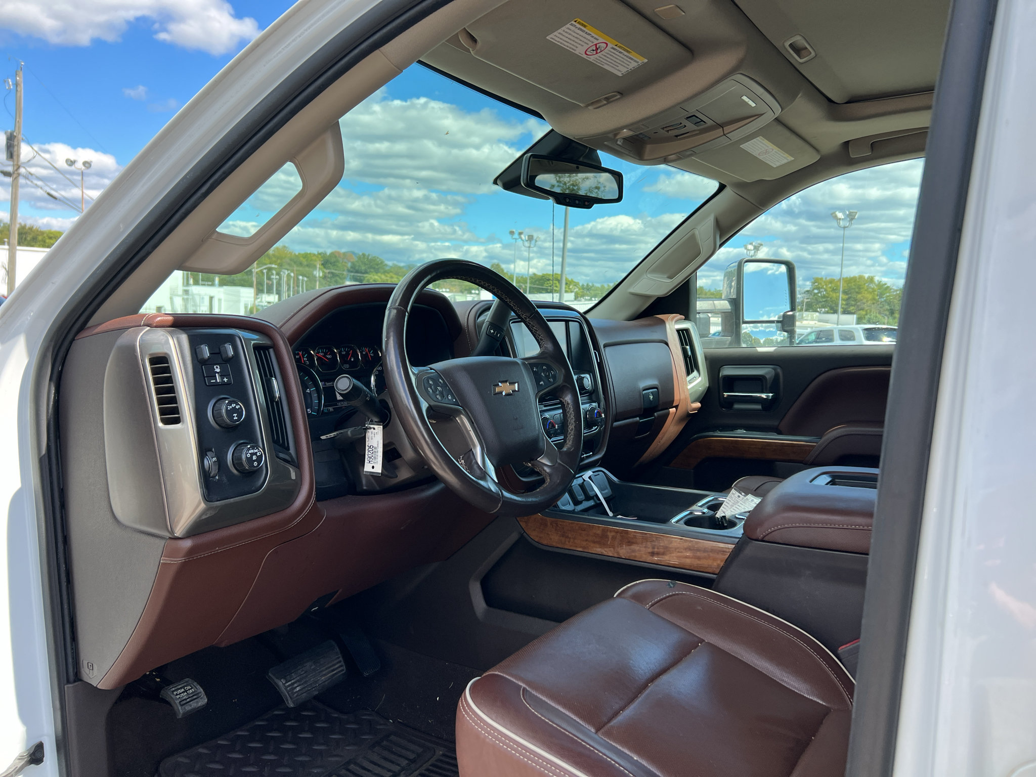 Used 2019 Chevrolet Silverado 2500 High Country w/ Duramax Plus Package AWD/4WD image 9