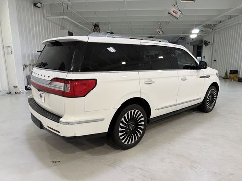 Used 2020 Lincoln Navigator Black Label w/ Cargo Convenience Package image 5