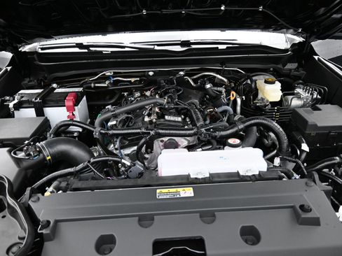 Certified 2025 Toyota Tacoma TRD Sport image 17