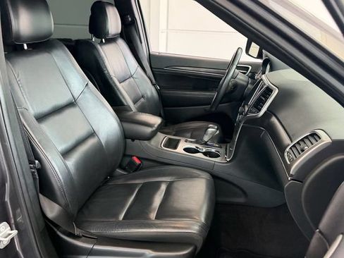 Used 2018 Jeep Grand Cherokee Limited RWD image 19