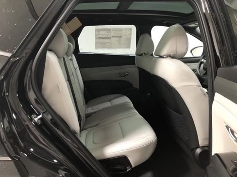 New 2025 Hyundai Tucson Limited image 9