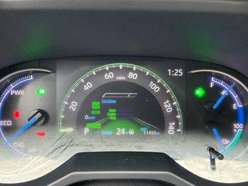 Used 2024 Toyota RAV4 SE w/ Weather & Moonroof Package image 26