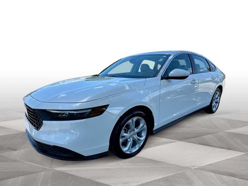 Used 2023 Honda Accord LX image 4