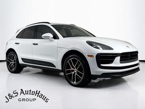 Used 2022 Porsche Macan S AWD/4WD image 1