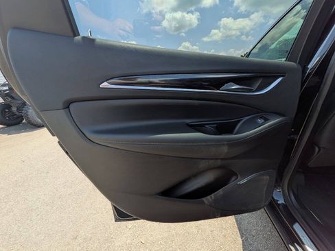 Used 2020 Buick Enclave Avenir w/ Avenir Technology Package AWD/4WD image 23