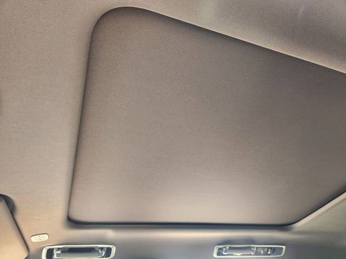 New 2026 Land Rover Range Rover Long Wheelbase SE image 18