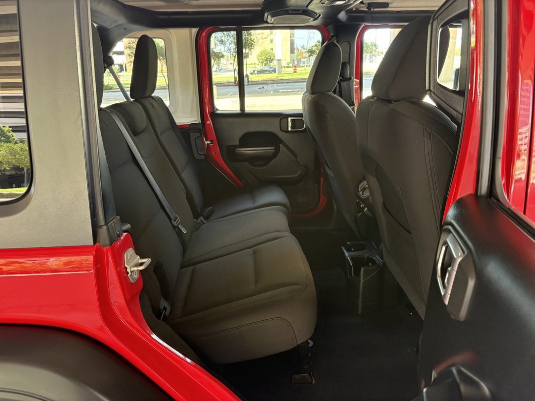 Used 2018 Jeep Wrangler Unlimited Sport S AWD/4WD image 29