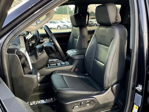 Used 2024 GMC Sierra 2500 Denali w/ Denali Reserve Package image 23