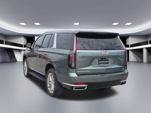 Used 2023 Cadillac Escalade Premium Luxury AWD/4WD image 4