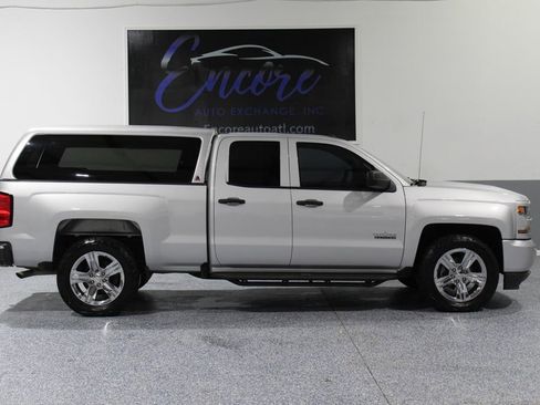 Used 2018 Chevrolet Silverado 1500 Custom w/ Texas Edition RWD image 2