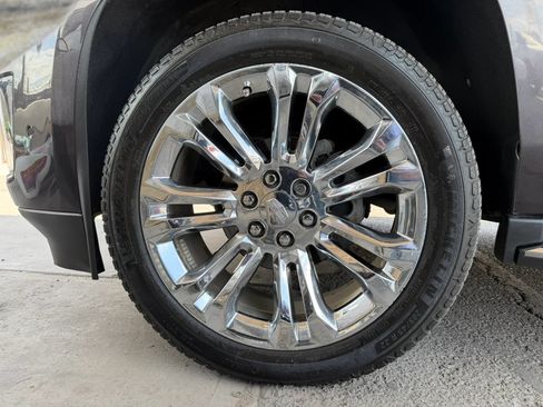 Used 2018 Cadillac Escalade Luxury w/ LPO, Radiant Package AWD/4WD image 45