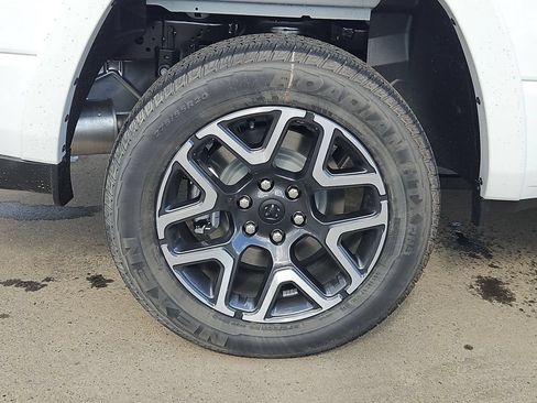 New 2026 RAM 1500 Laramie AWD/4WD image 9