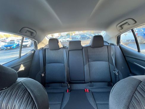 Used 2025 Toyota Camry LE image 33