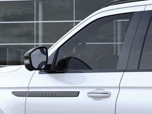 New 2025 Lincoln Navigator Reserve w/ Jet Appearance Package image 20