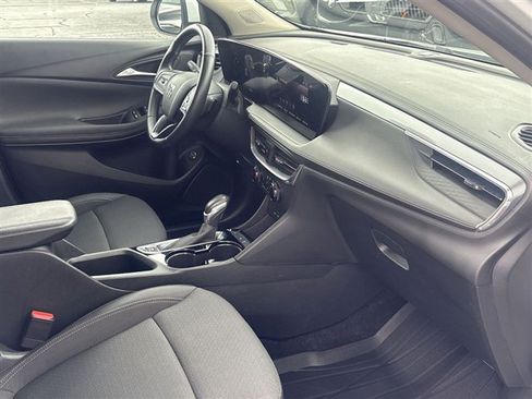 Used 2024 Buick Encore GX Preferred w/ Comfort Package FWD image 27