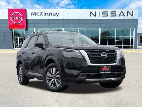 New 2025 Nissan Pathfinder SL image 1