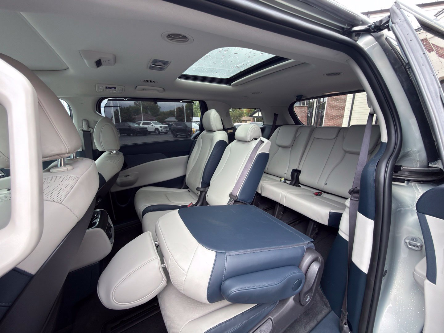 Used 2026 Kia Carnival SX FWD image 28