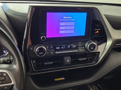 Used 2024 Toyota Highlander XLE image 29