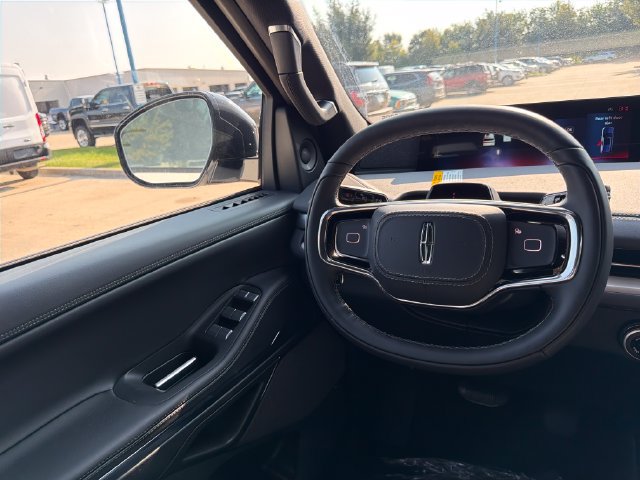 New 2027 Lincoln Navigator Reserve w/ Jet Appearance Package AWD/4WD image 17
